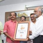 ബാറ്റ്മിൻ്റൽ കളിക്കിടെ കുഴഞ്ഞുവീണ് മകൻ മരിച്ചു , മണിക്കൂറുകൾ കഴിയും മുമ്പേ മാതാവും മരിച്ചു
