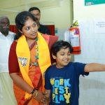 നവ്യ ഹരിദാസ് വിജയിച്ചാൽ കേന്ദ്രമന്ത്രി; ജയിപ്പിച്ച് തരൂ, കേന്ദ്രമന്ത്രിയാക്കി തിരിച്ച് തരാം: സുരേഷ് ഗോപി