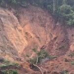 വയനാട് കള്ളാടി തുരങ്കപാതയ്ക്ക് സമീപം മണ്ണിടിച്ചിൽ: നിരവധി വാഹനങ്ങൾ കുടുങ്ങിക്കിടക്കുന്നു